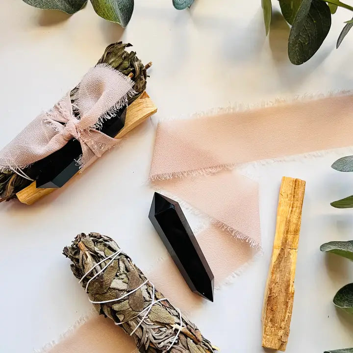 Wild Lavender Leaf, Palo Santo, Obsidian Point Smudge Bundle